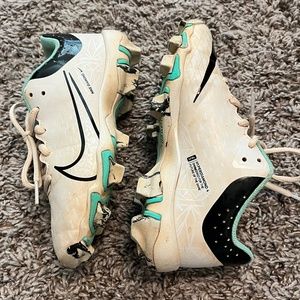 Nike hyperdiamond 4 softball cleats